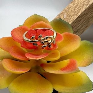 Adjustable Gold Tone Leaf Shaped Ring NEW